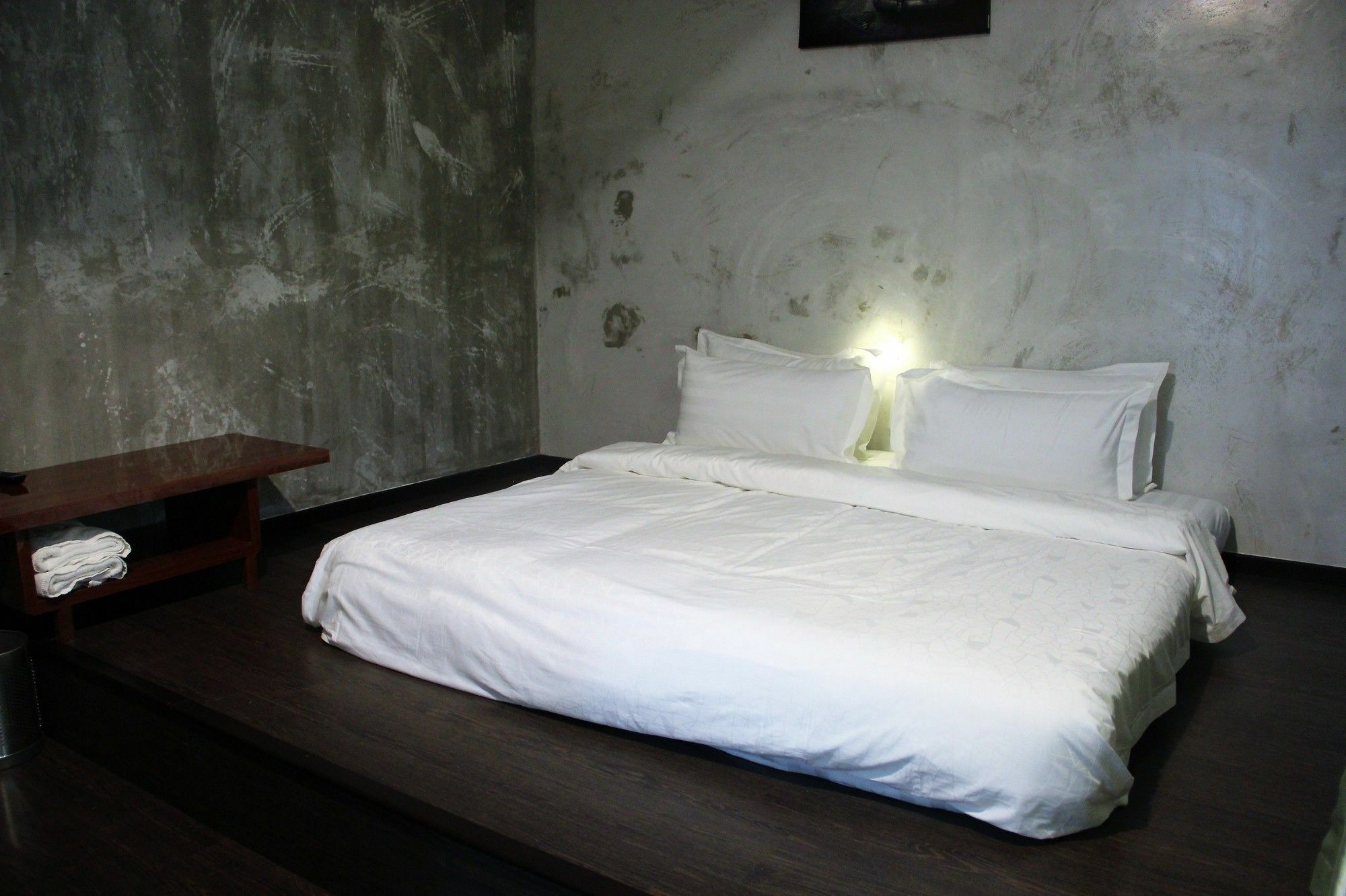 Oyo 1119 Memoire Express Hotel Кучинг Экстерьер фото